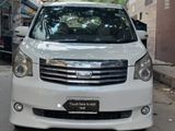 Toyota Noah preal colour 2010