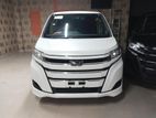 Toyota Noah push nonhybrid 2 D.p 2019