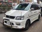 Toyota Noah Road Tourer 2001