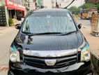 Toyota Noah S I 2011