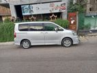 Toyota Noah S i 2012