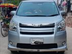 Toyota Noah S-Smart 2010