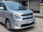 Toyota Noah S-Smart 2010