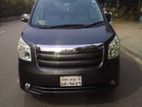 Toyota Noah S smart 2010