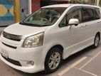 Toyota Noah S.I 2009