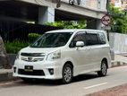 Toyota Noah si 2009