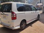 Toyota Noah Si 2010