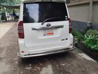 Toyota Noah Si 2010