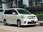 Toyota Noah SI 2010