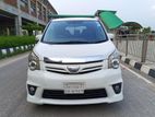 Toyota Noah SI 2010