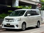 Toyota Noah si 2010