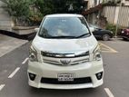 Toyota Noah Si 2010