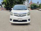 Toyota Noah SI 2010