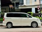 Toyota Noah Si 2010