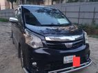 Toyota Noah SI 2011