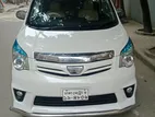 Toyota Noah Si 2011