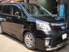 Toyota Noah Si 2011