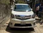 Toyota Noah SI 2011