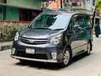 Toyota Noah Si 2011