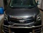 Toyota Noah si 2011