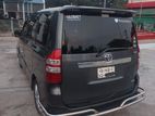 Toyota Noah si 2012