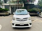 Toyota Noah Si 2012