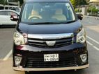 Toyota Noah SI 2012