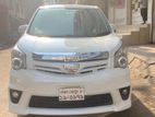 Toyota Noah -S.I 2012