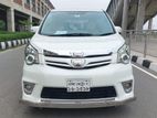 Toyota Noah si 2012