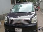 Toyota Noah si 2012