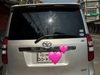 Toyota Noah si 2013