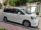 Toyota Noah Si 2013