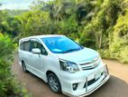 Toyota Noah SI 2013