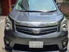 Toyota Noah SI 2013