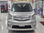 Toyota Noah SI 2013
