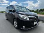 Toyota Noah Si 2015