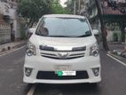 Toyota Noah si Edition 2011