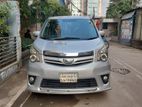 Toyota Noah SI Edition 2012