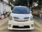 Toyota Noah SI Edition 2013