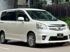 Toyota Noah SI - Full Loaded 2010