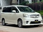 Toyota Noah SI - Full Loaded 2010