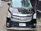 Toyota Noah SI GRADE 2013