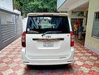 Toyota Noah SI GRADE PUSH 2013