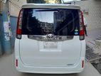 Toyota Noah Si Greet 2014