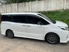 Toyota Noah ` 2014