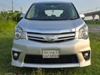 Toyota Noah Si-Package 2011