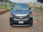 Toyota Noah SI - Package 2013