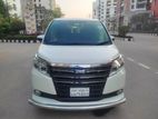 Toyota Noah SI Push Hybrid 2014