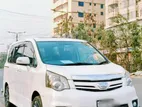 Toyota Noah si push start 2011