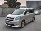 Toyota Noah Si Special 2010